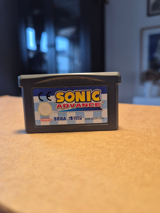 Sonic Advnace  (Game Boy Advance)
