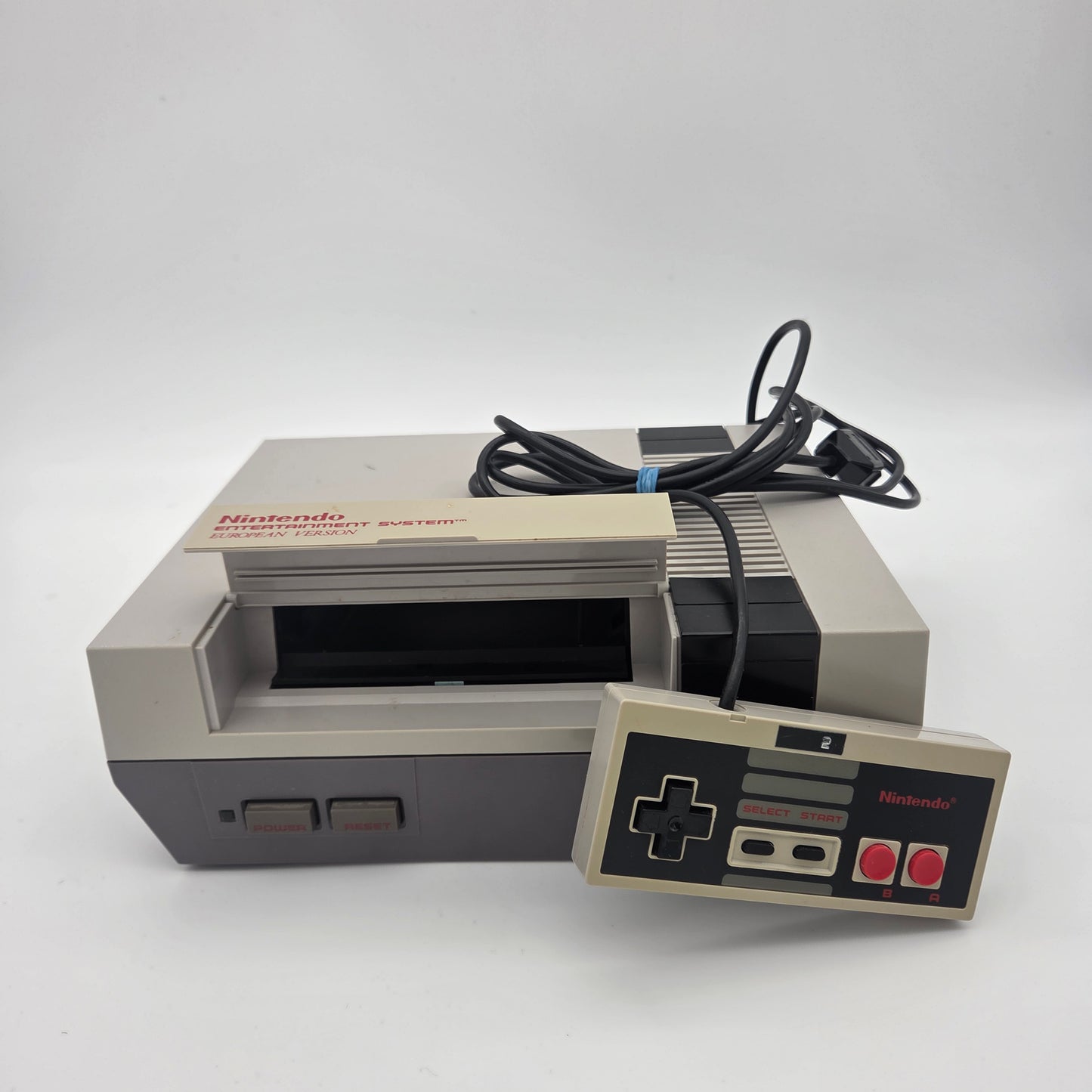 Nintendo NES konsol med controller & kabler