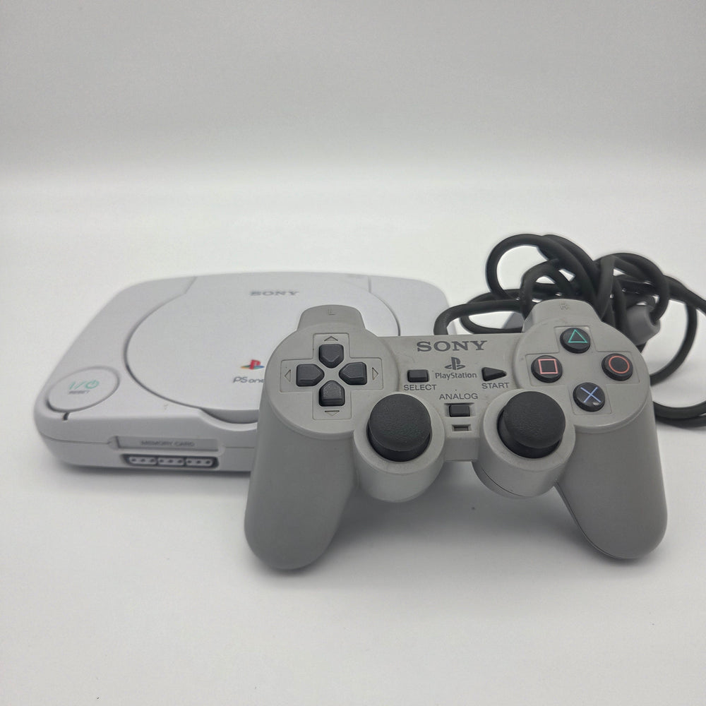 PSOne konsol med Controller og kabler