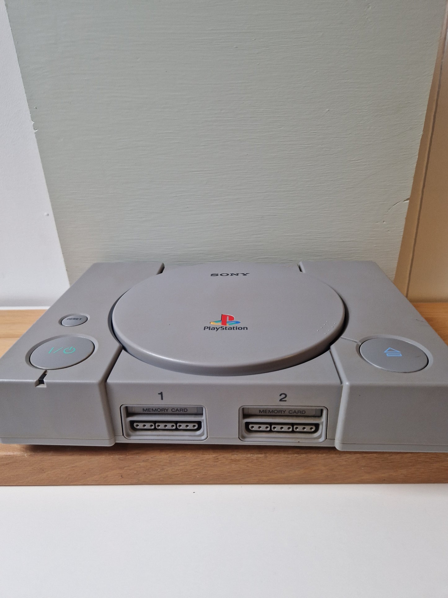 PlayStation 1 konsol med Controller, kabler og memory kort