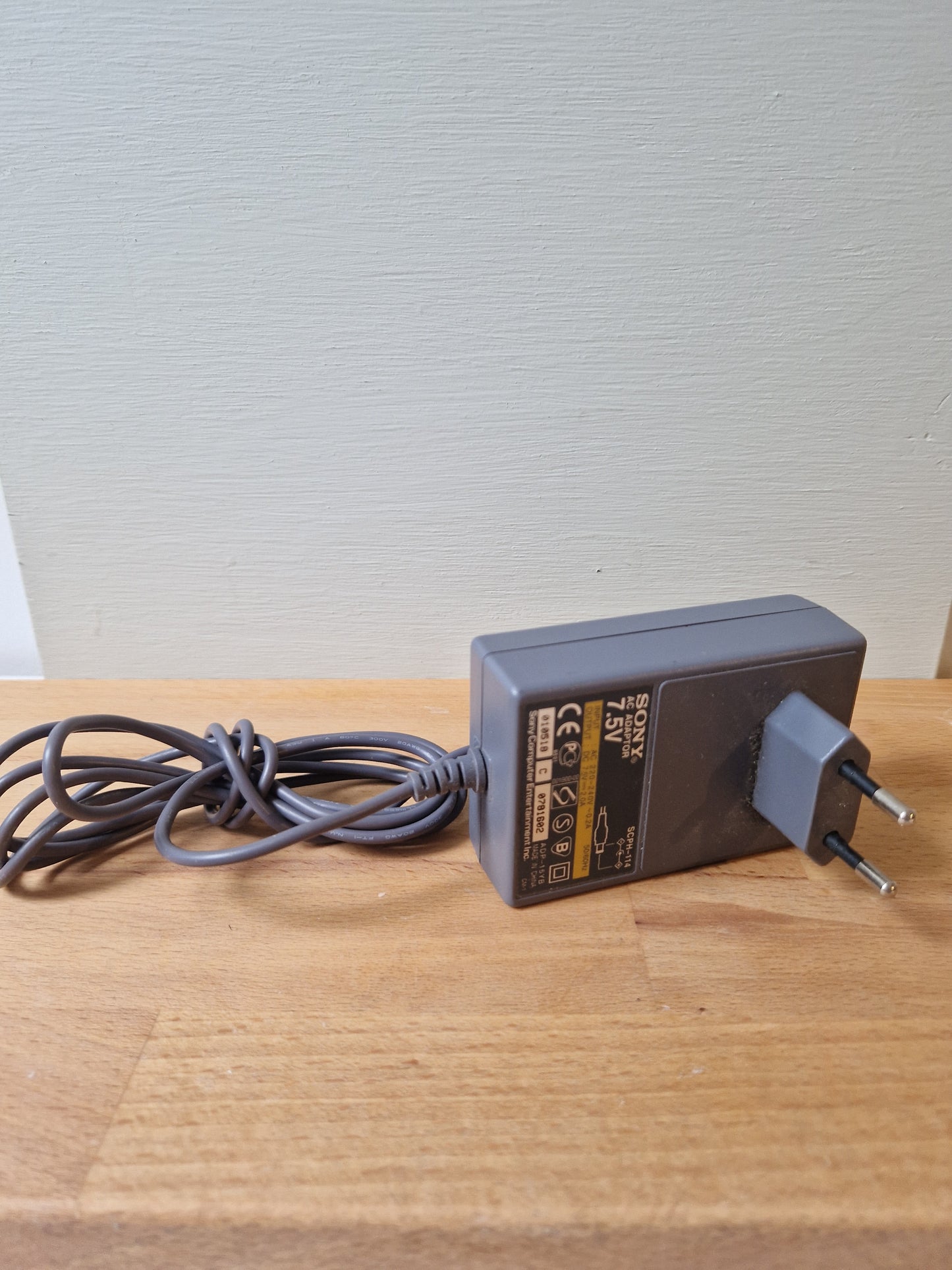 PSOne konsol med Controller, kabler & memory kort
