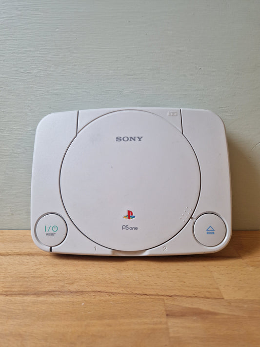 PSOne konsol med Controller, kabler & memory kort