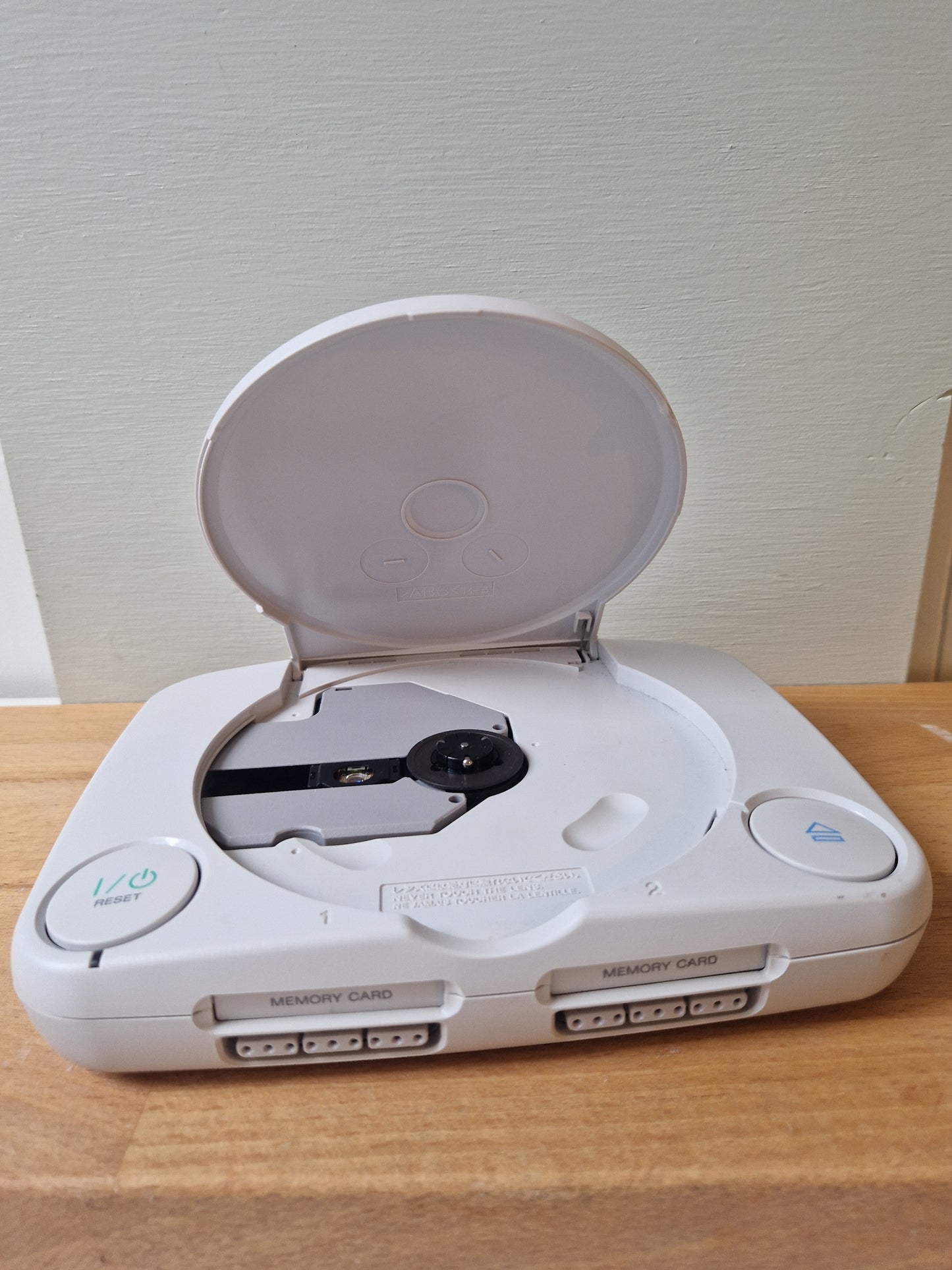 PSOne konsol med Controller, kabler & memory kort